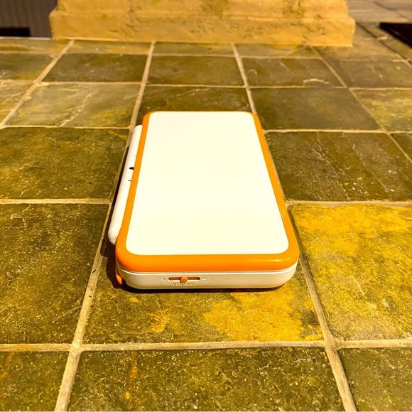 EUC Nintendo 2 DS XL Mario Kart 7 edition Bundle - Picture 6 of 7